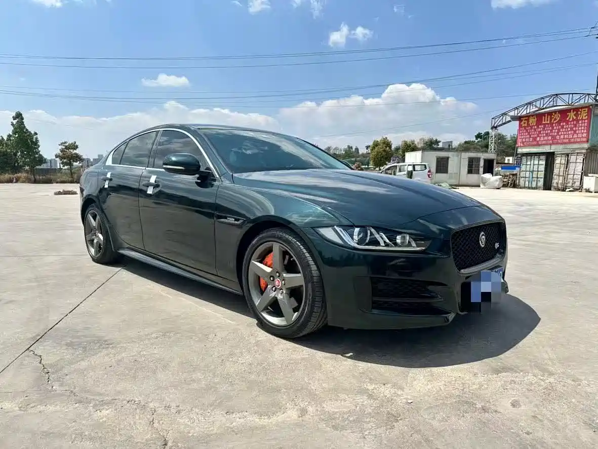 JAGUAR XE