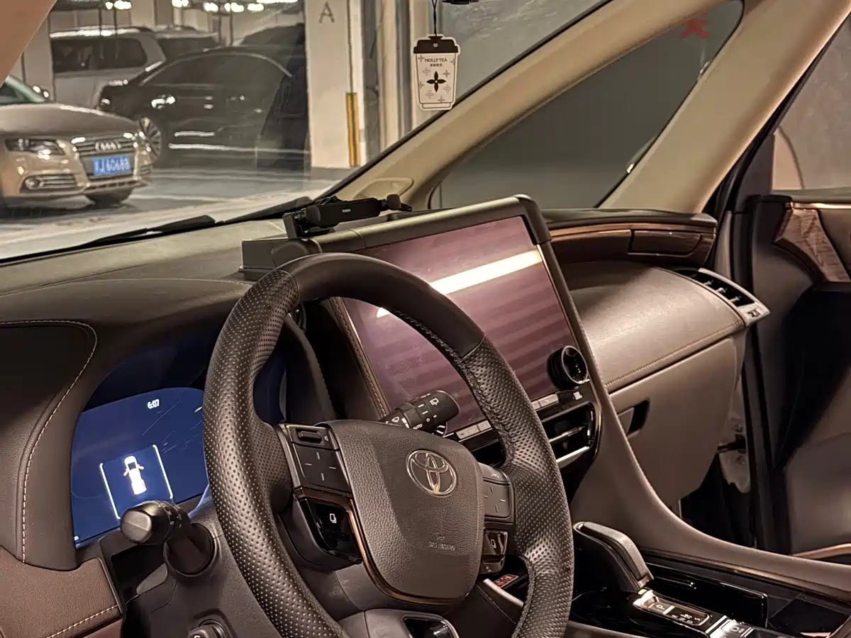 Toyota Alphard 2024 Hybrid 2.5L Ultimate Enjoyment Edition фото 4
