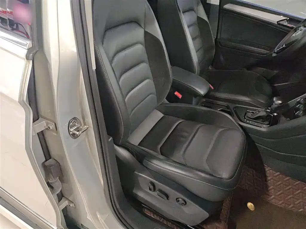 Volkswagen Tiguan L 2017 330TSI Automatic 2WD Luxury Edition фото 25