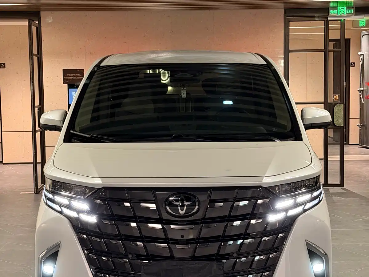 Toyota Alphard 2024 Hybrid 2.5L Ultimate Enjoyment Edition фото 2