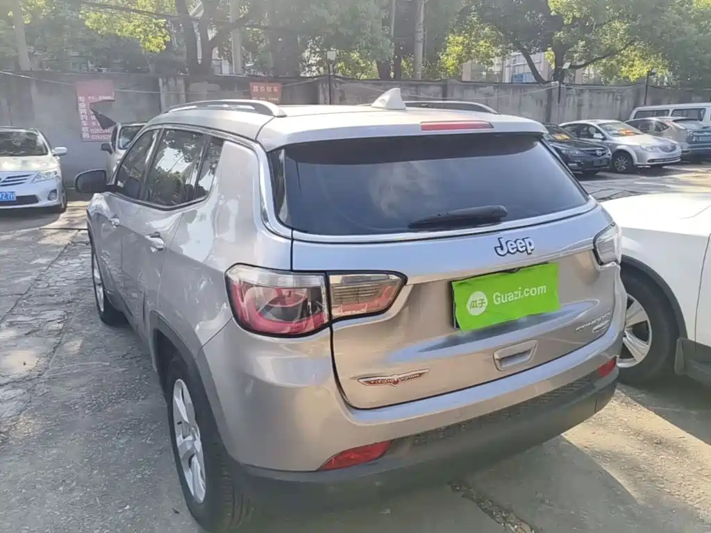 Фото 5 - Jeep Compass