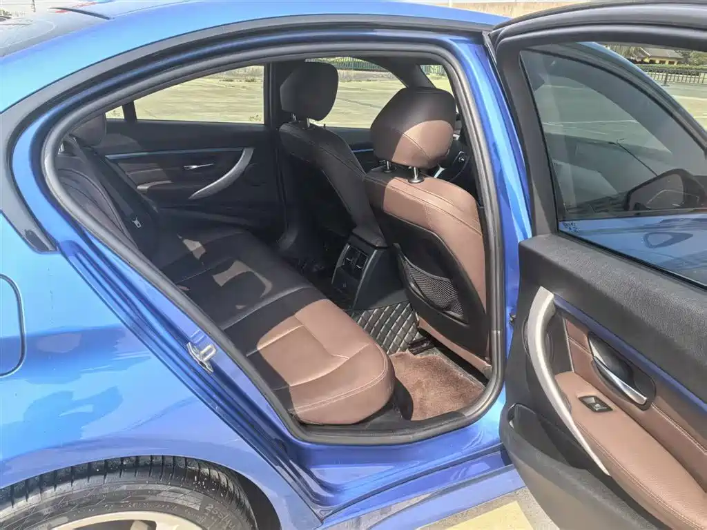 BMW 3 Series 2018 320i M Sport Package фото 13