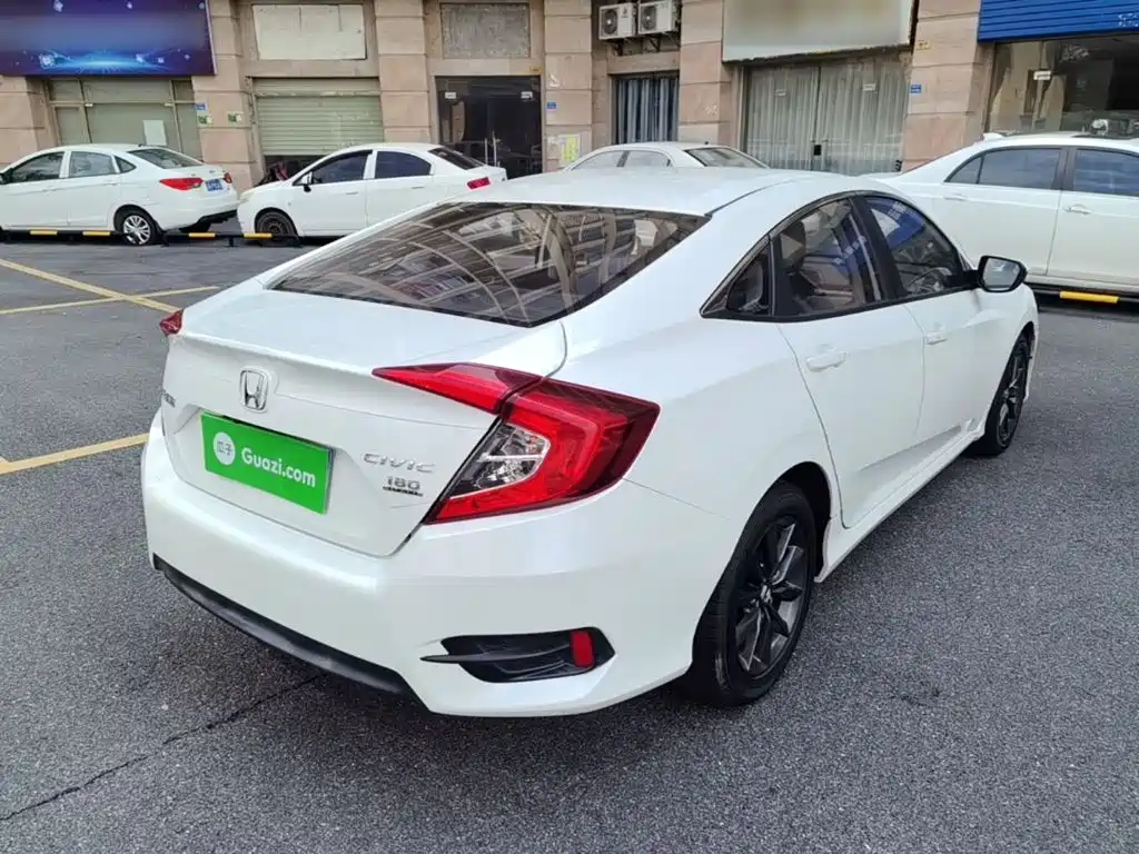 Фото 7 - Honda Civic