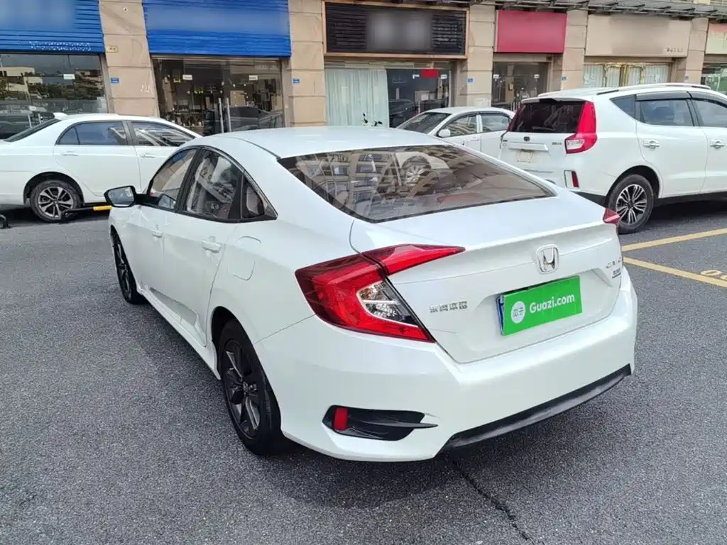 Photo 5 - Honda Civic