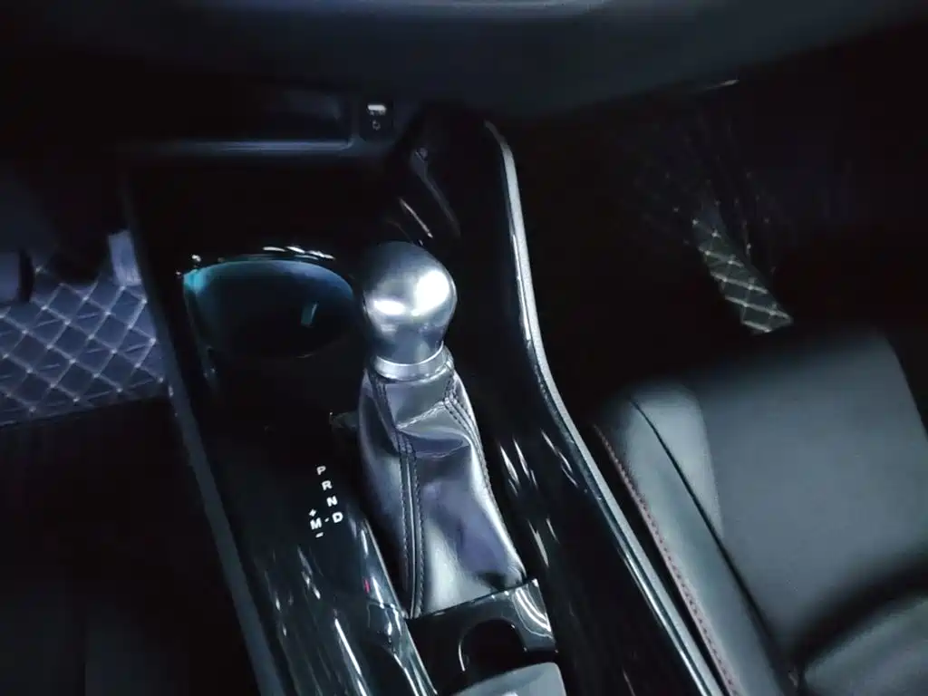 Toyota C-HR 2019 2018 2.0L Luxury Edition China V