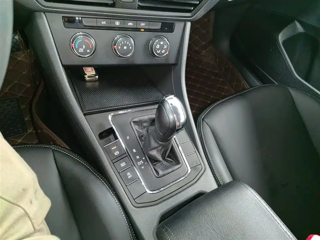 Volkswagen Bora 2019 Facelift 1.5L Automatic Fashion China VI фото 14