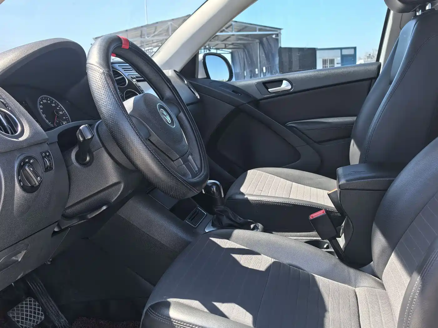 Volkswagen Tiguan 2015 1.8TSI Automatic 2WD Trendline фото 4