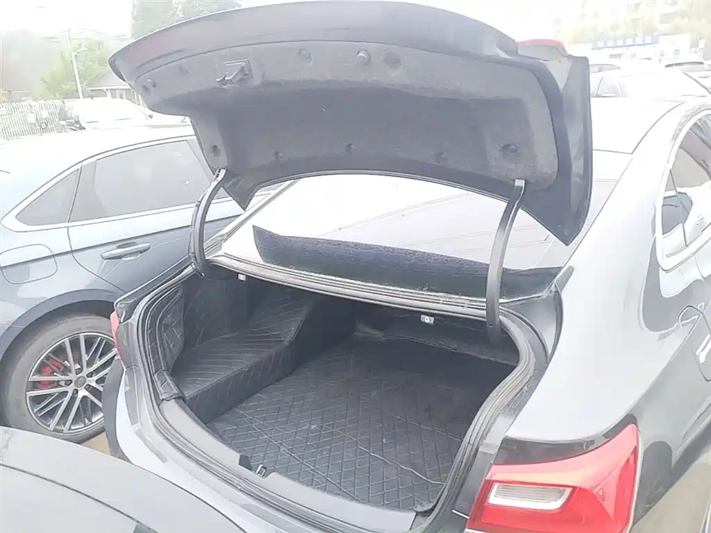 Chevrolet Malibu XL 2016 1.5T Dual-Clutch Ruichi Edition фото 19