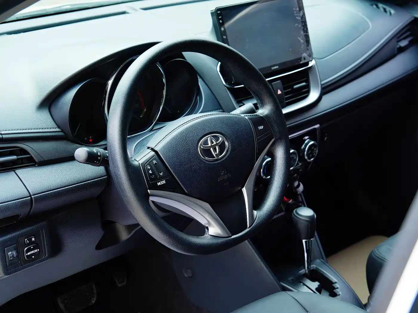 Toyota YARiS L Zhi Xiang 2022 1.5L CVT Leading PLUS Edition фото 11