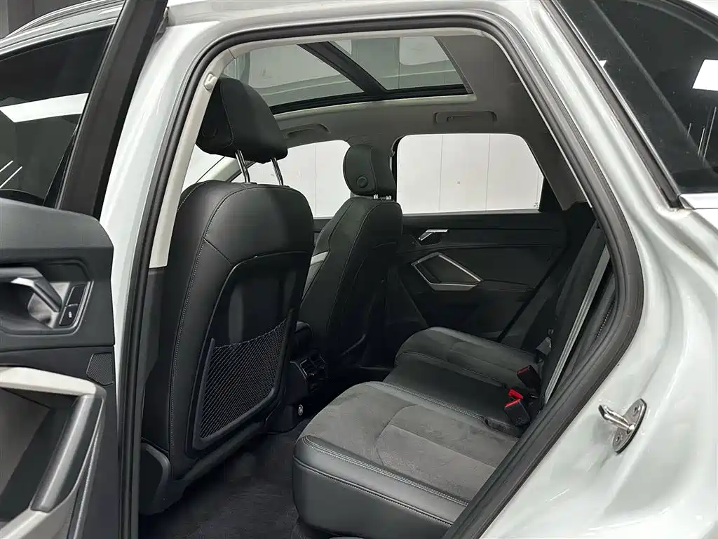 Audi Q3 2023 35 TFSI Fashion Dynamic (1.4T) фото 16