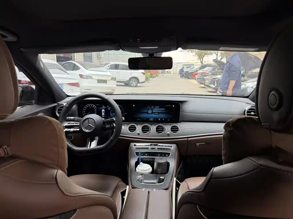 MERCEDES-BENZ E CLASS