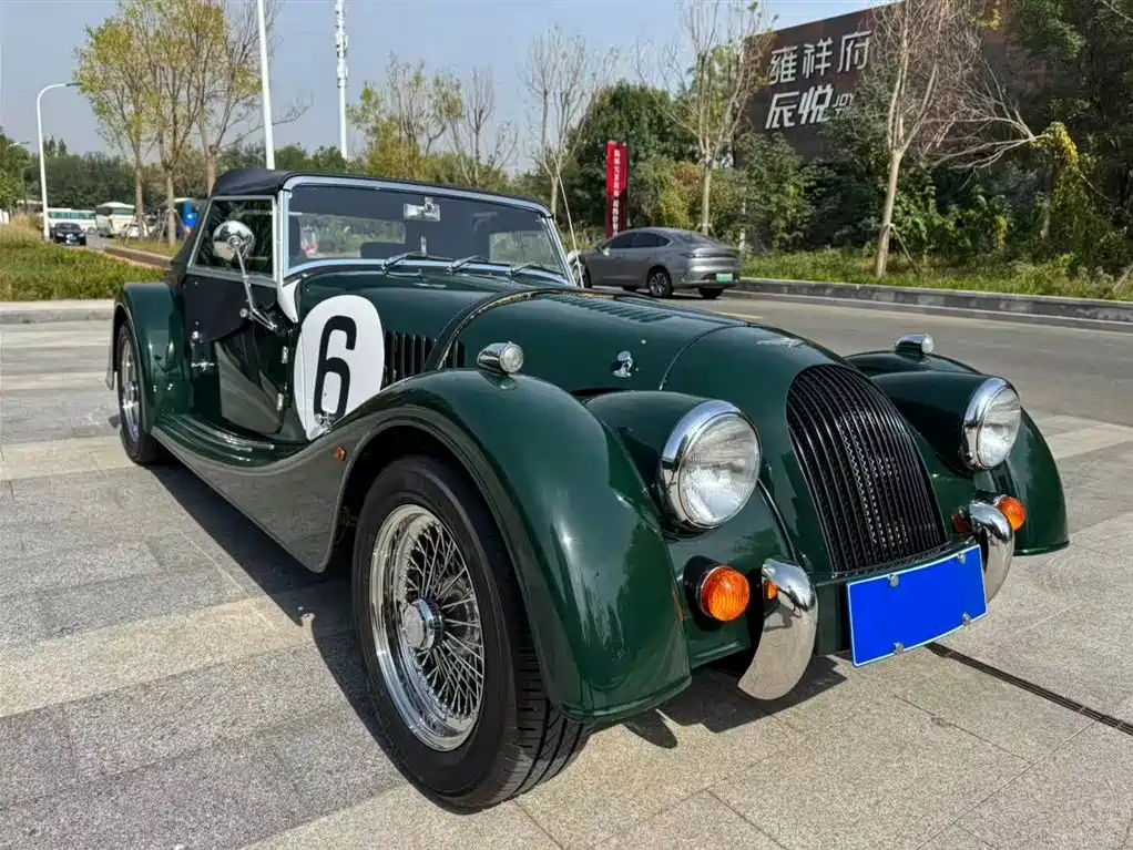 Morgan Plus 4 2013 2.0L Sport 2-seater фото 2