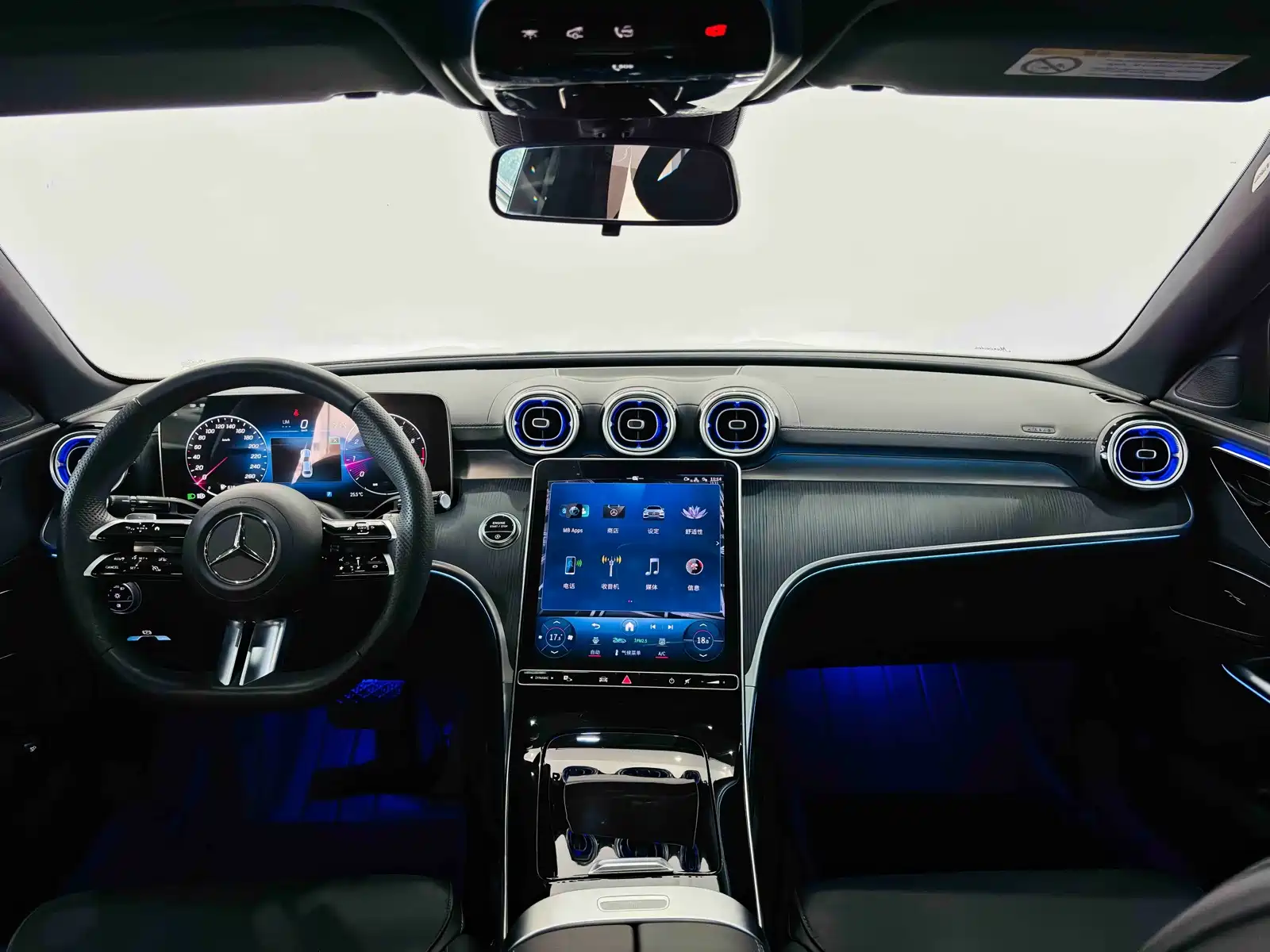 Фото 22 - Mercedes-Benz C-Class