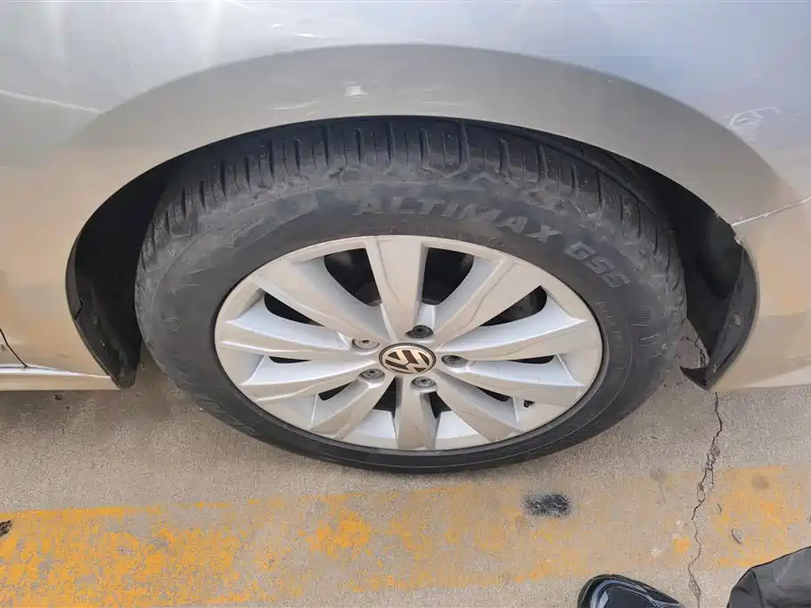 Volkswagen Sagitar 2015 230TSI Automatic Comfort фото 6