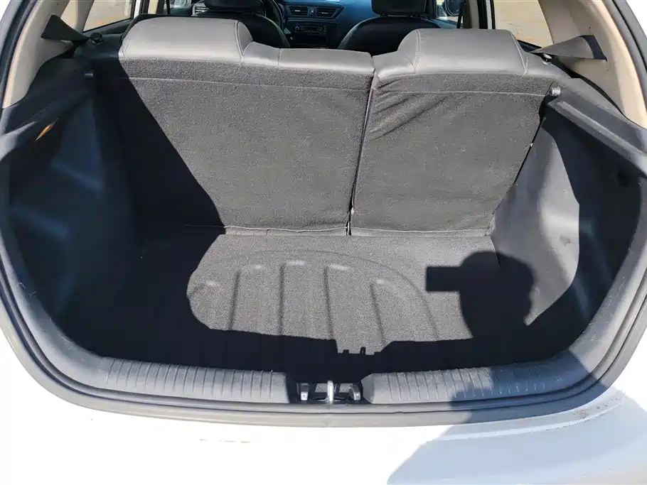 Kia K2 2015 Hatchback 1.4L AT GLS фото 4