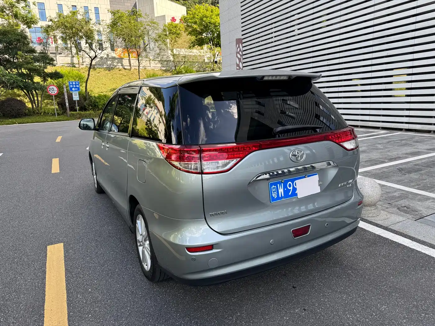 Toyota Previa 2009 2006 Model 2.4L 7-Seater Luxury Edition