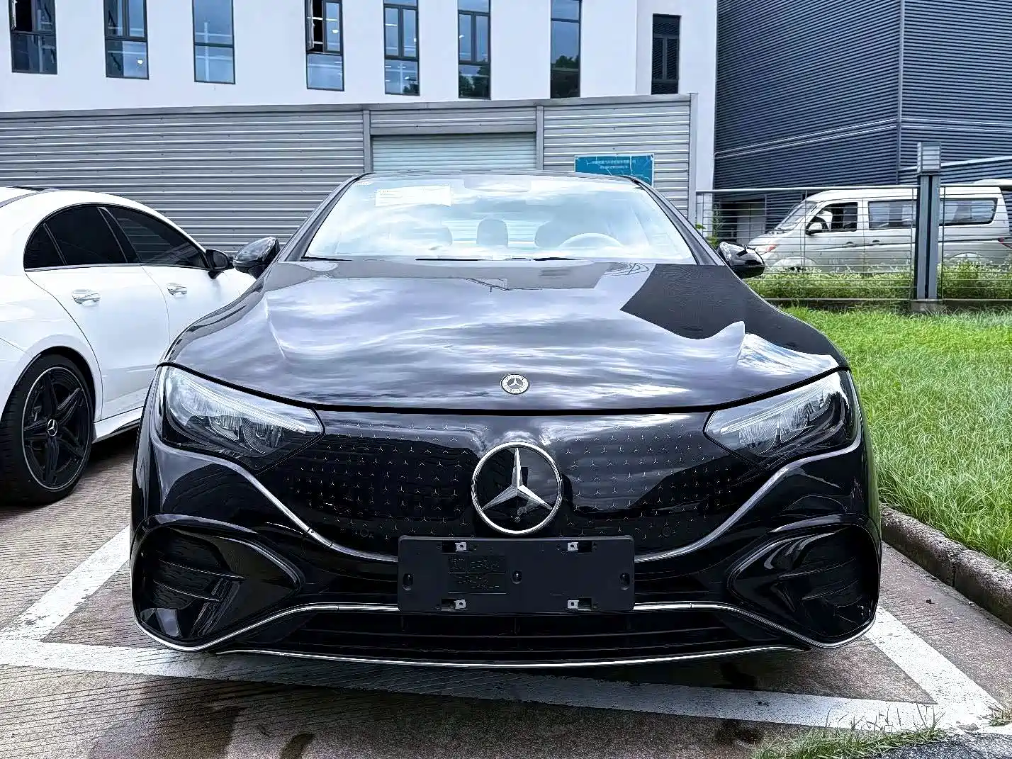 Фото 2 - Mercedes-Benz EQE
