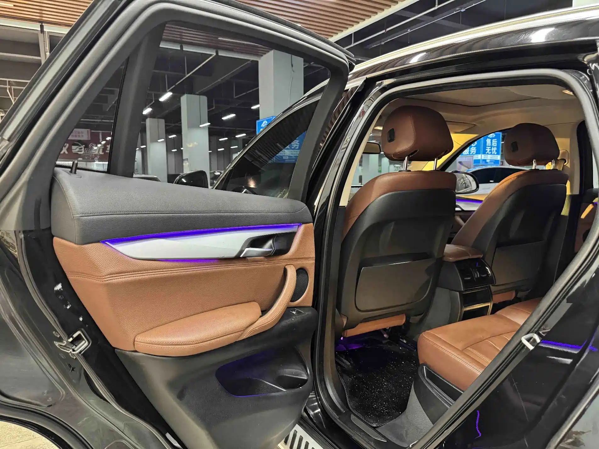 Photo 10 - BMW X6