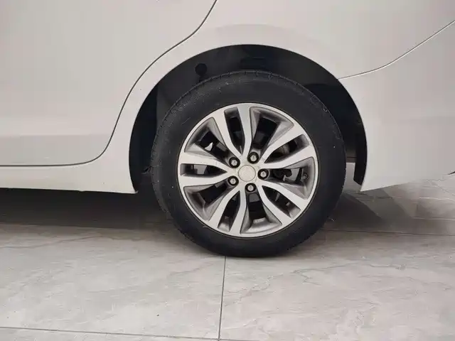 Фото 15 - Buick Excelle