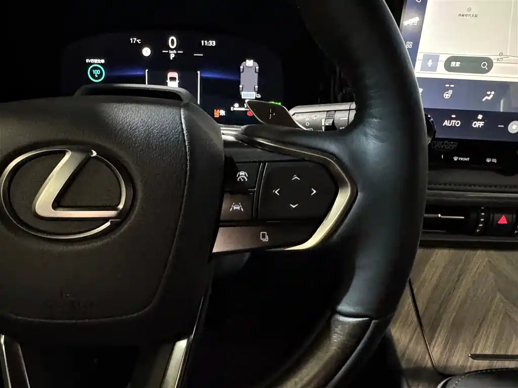 Lexus LM 2023 350h 7-Seater Elegance Edition фото 16