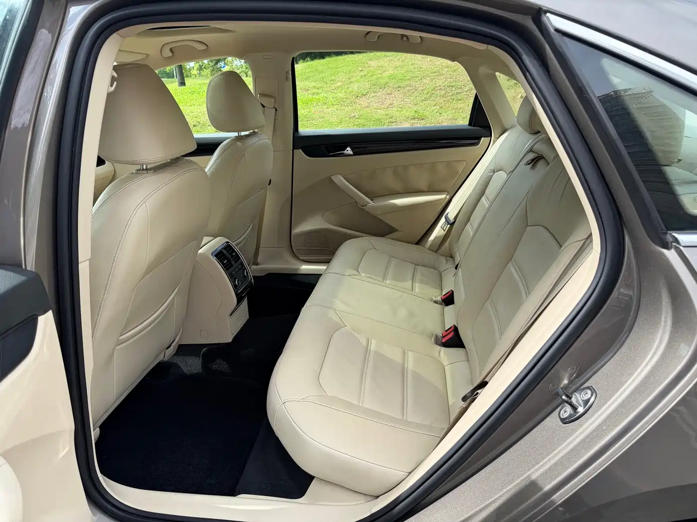 Volkswagen Passat 2012 2011 1.8TSI DSG Honor Edition