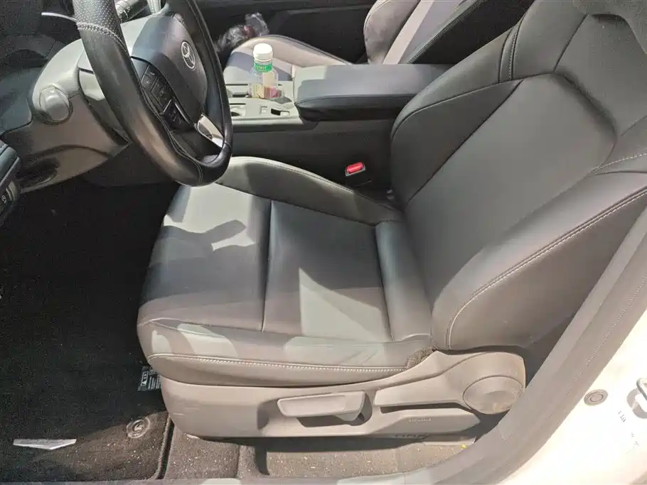 Toyota Camry 2024 2.0E Elite Edition фото 9