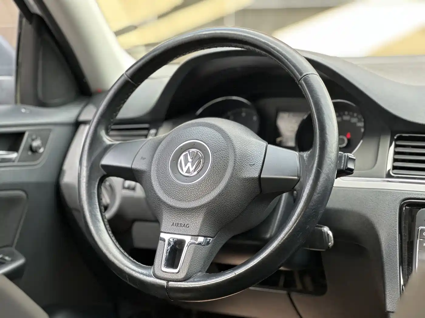 Volkswagen Bora 2014 1.6L Manual Fashion фото 17