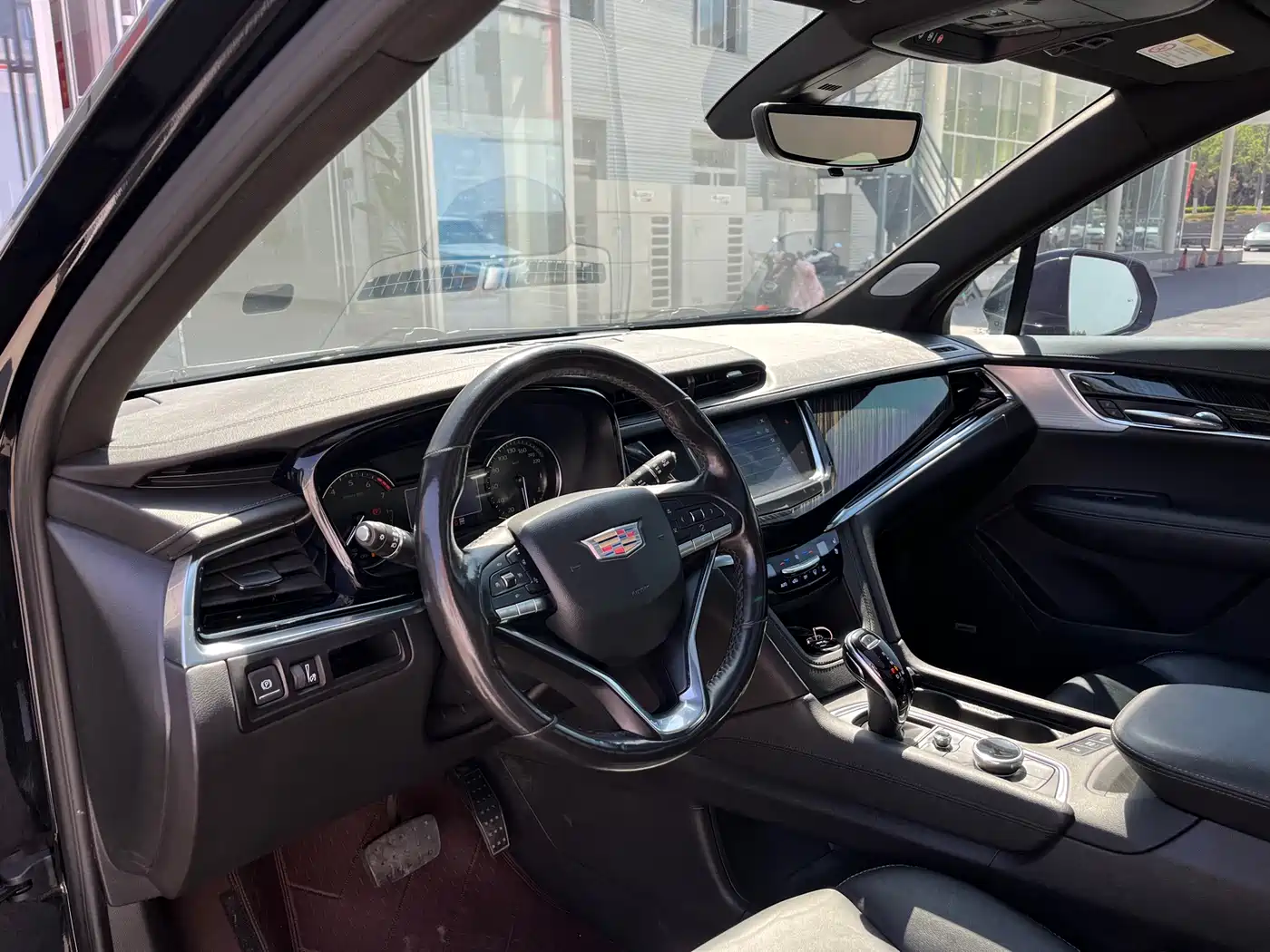 CADILLAC XT6
