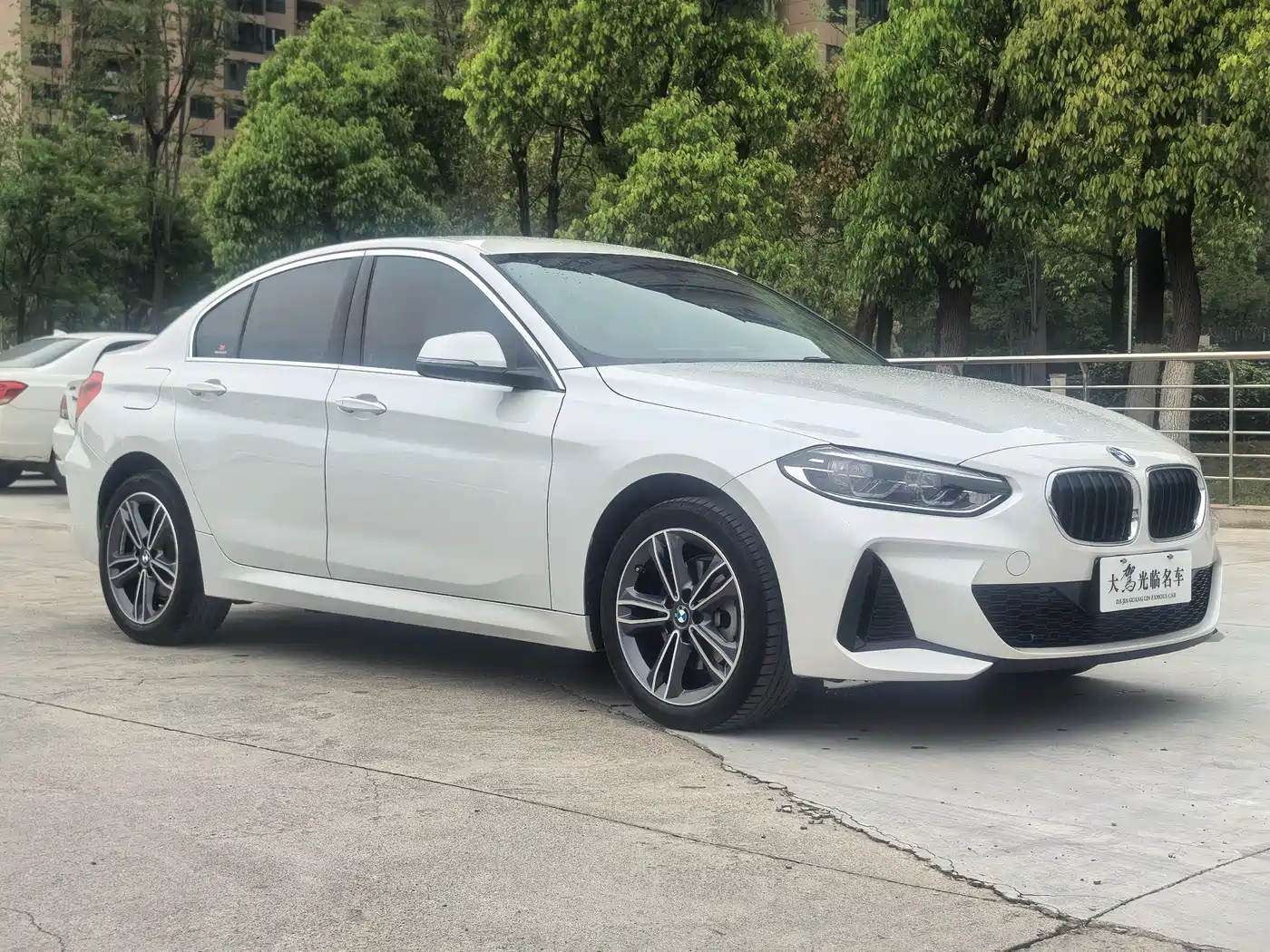 BMW 1 Series 2023 120i M Sport фото 2