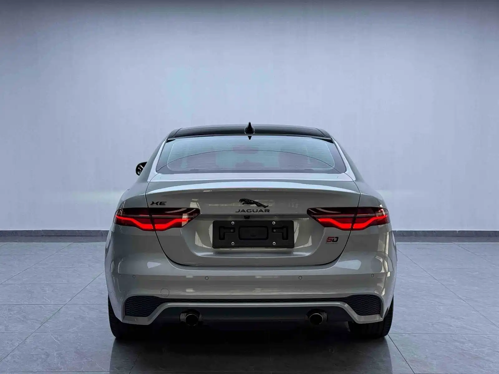 صورة 9 - Jaguar XEL