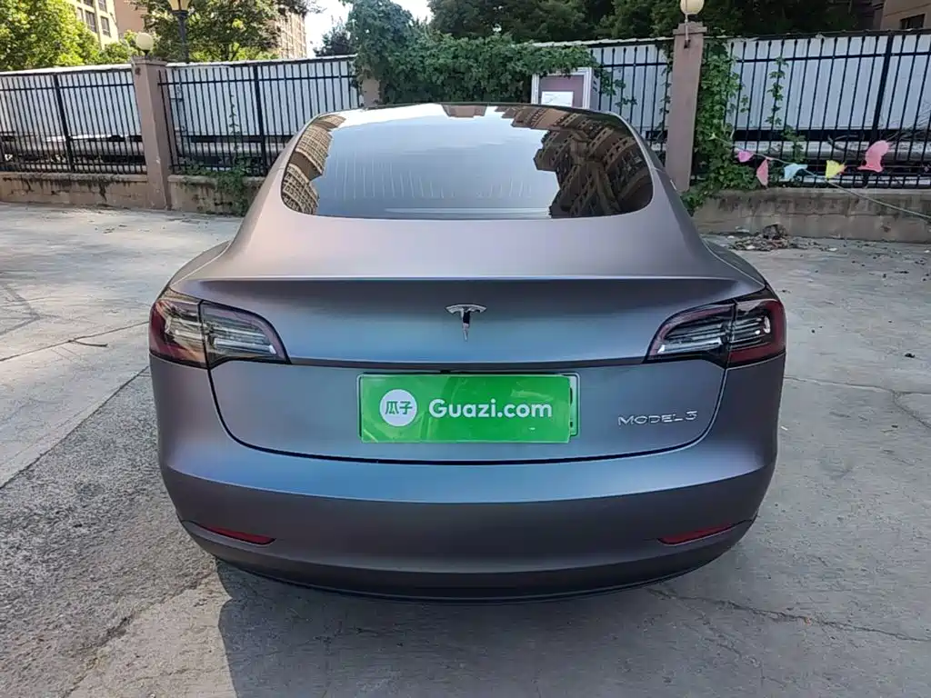 Фото 6 - Tesla Model 3