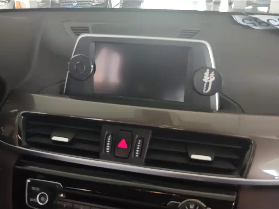 BMW X1 2018 xDrive20Li Premium Model фото 13