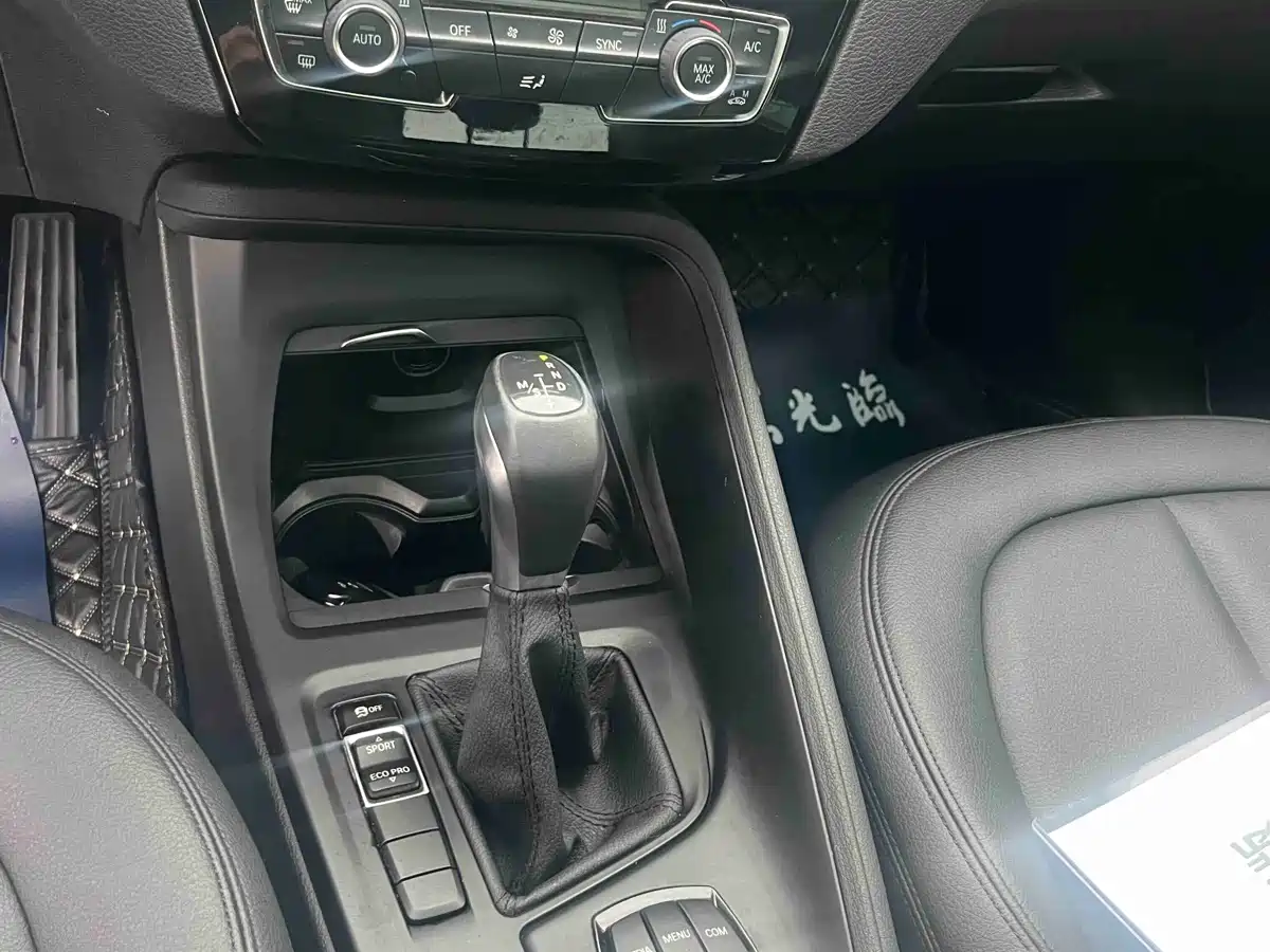 BMW X1 2018 sDrive18Li Fashion Model фото 12