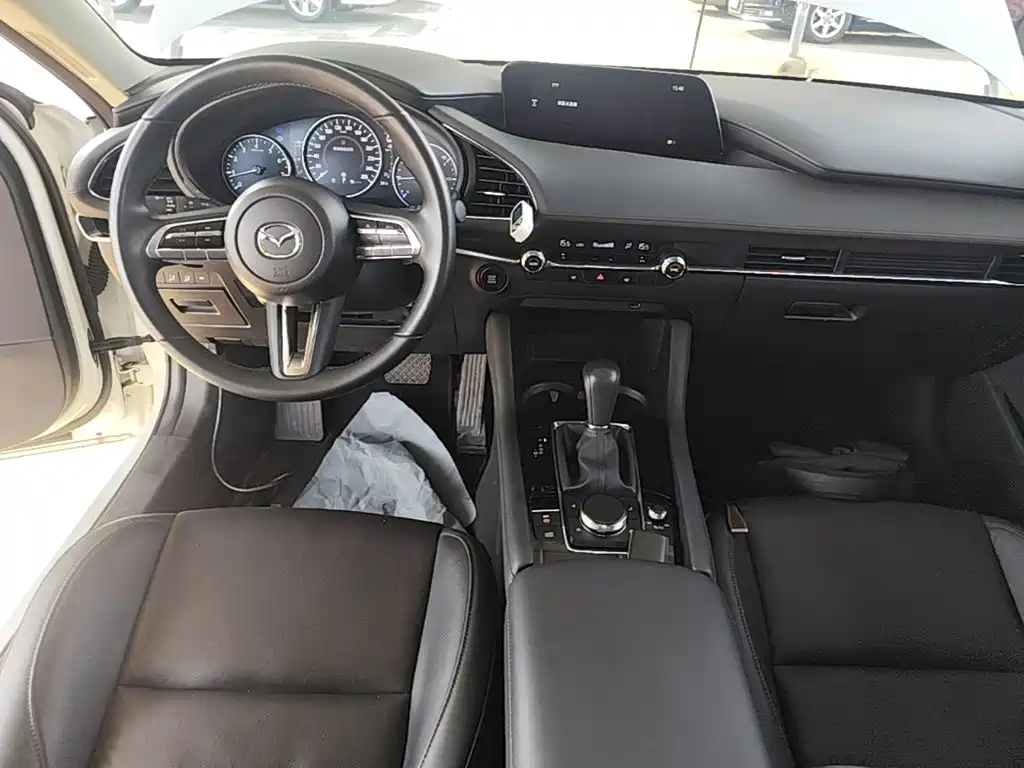 Фото 10 - Mazda Mazda 3
