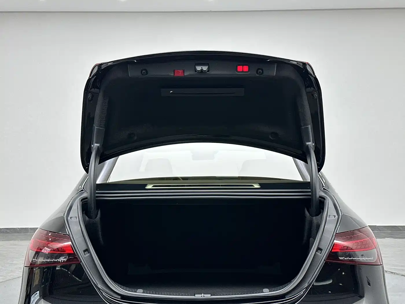 Mercedes-Benz E-Class 2022 Facelift E 300 L Luxury Style фото 29