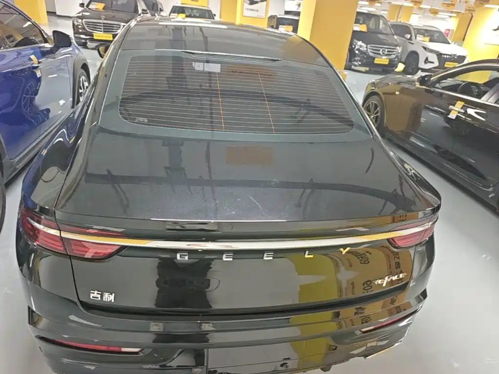 Фото 6 - Geely Preface