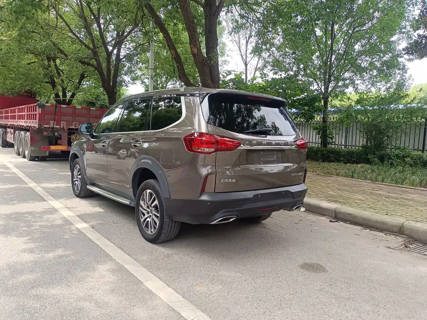 Фото 9 - SAIC Maxus D90