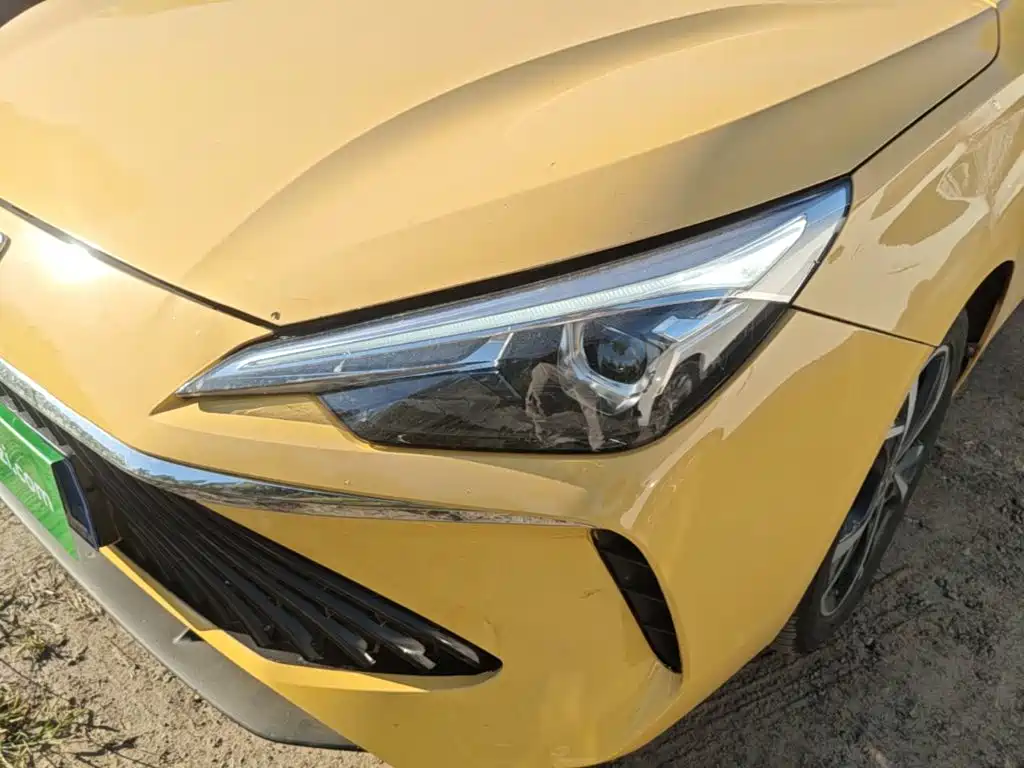 Фото 24 - Roewe i5