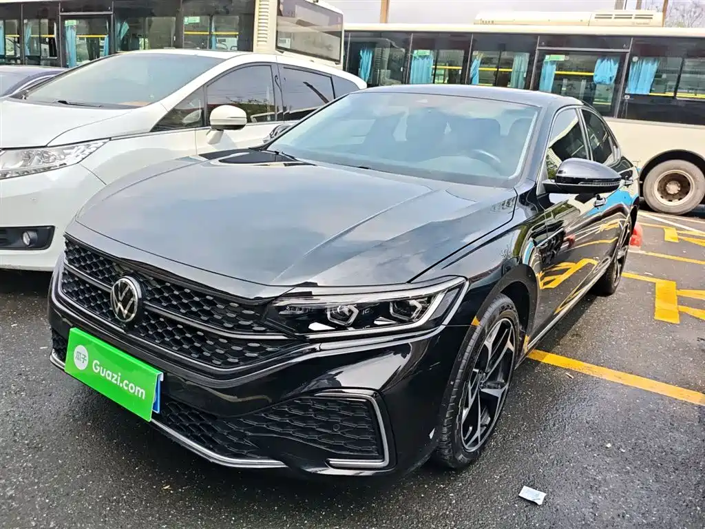 Volkswagen Passat 2025 Outstanding 380TSI Starlight Dragon Glory Edition
