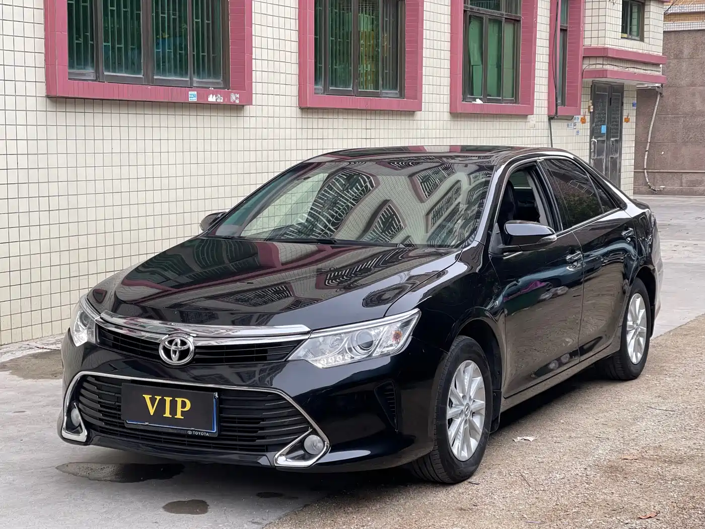 Toyota Camry 2016 2.0G 10th Anniversary Leading Edition