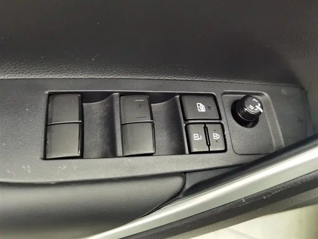 Toyota Corolla Cross 2023 2.0L Elite Edition фото 9