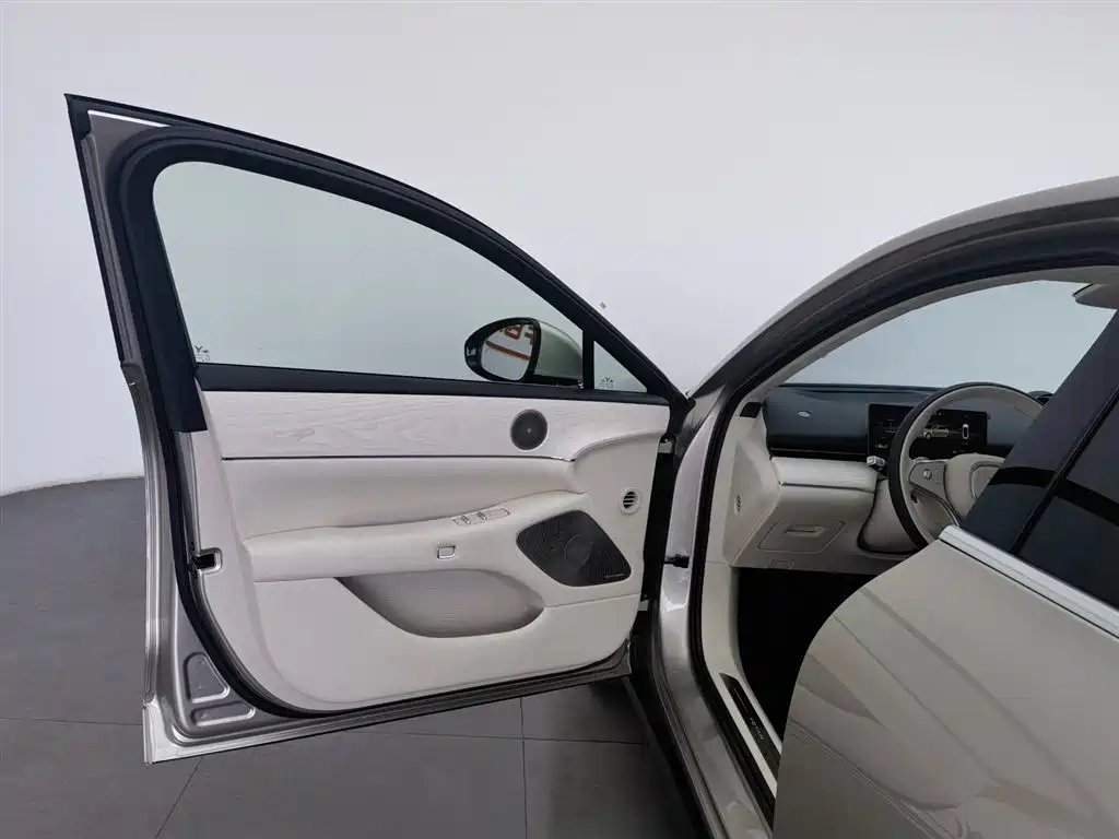 Voyah Auto VOYAH Zhuiguang L 2025 Mid-configuration Model фото 8
