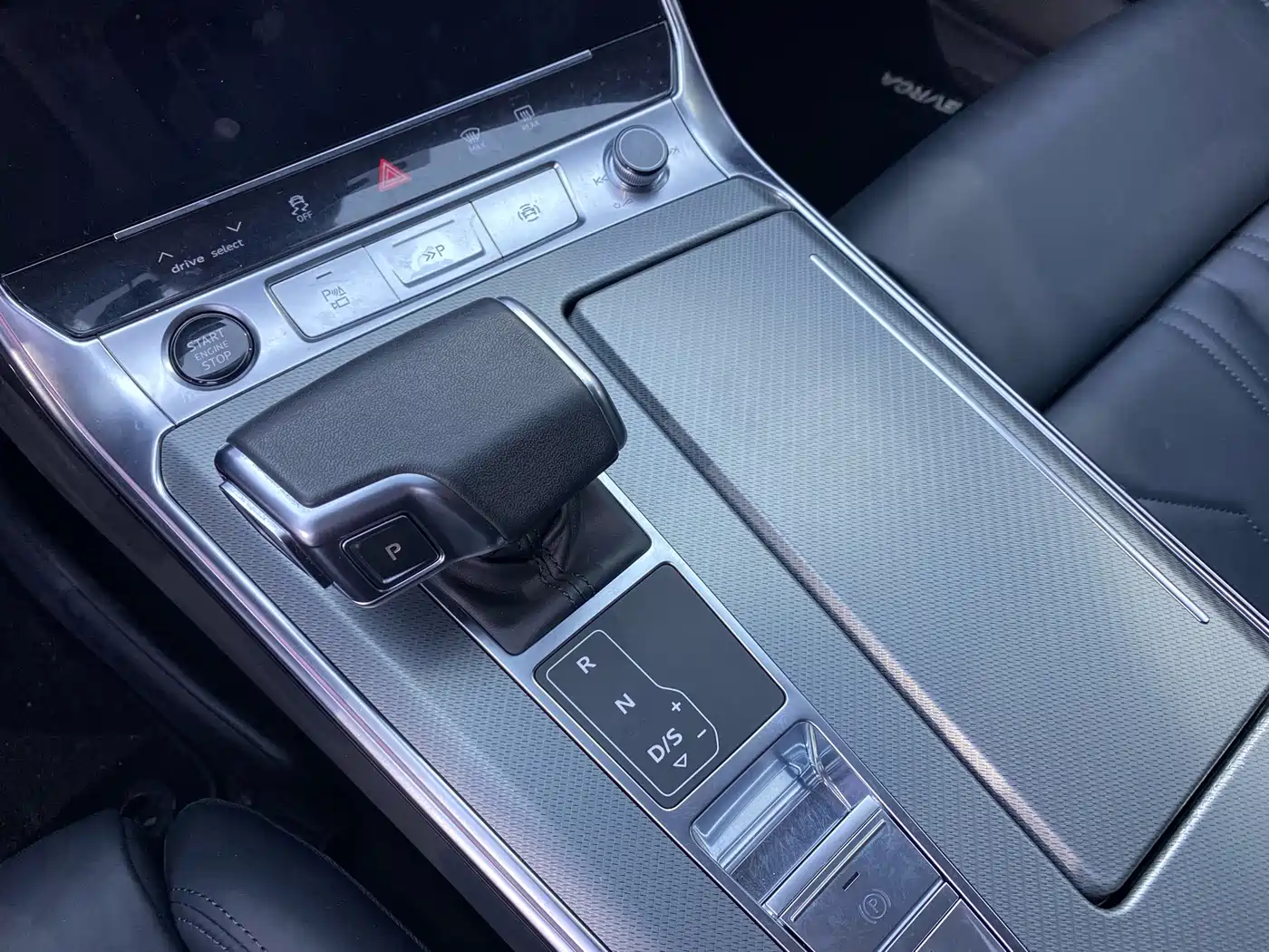 Audi A7 2023 Model 45 TFSI Premium Selection Edition фото 10