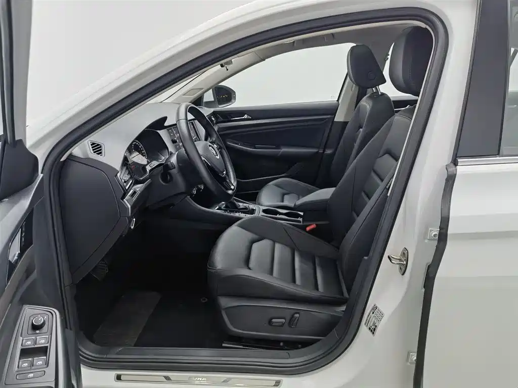 Volkswagen Bora 2019 Facelift 280TSI DSG Luxury China VI фото 10