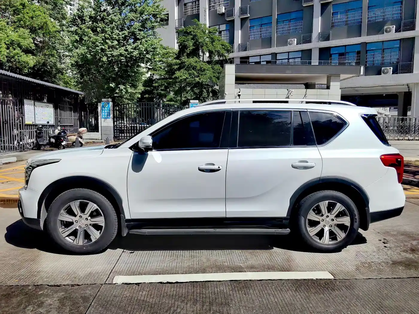 GAC Trumpchi Trumpchi GS7 2017 2017 320T 2WD Luxury Smart Connect