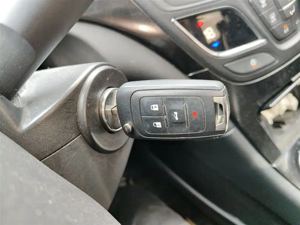 Buick Regal 2015 1.6T Leading Tech Edition фото 9