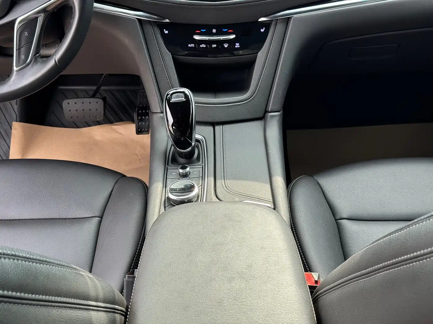 Cadillac XT5 2022 2.0T 2WD Luxury фото 17