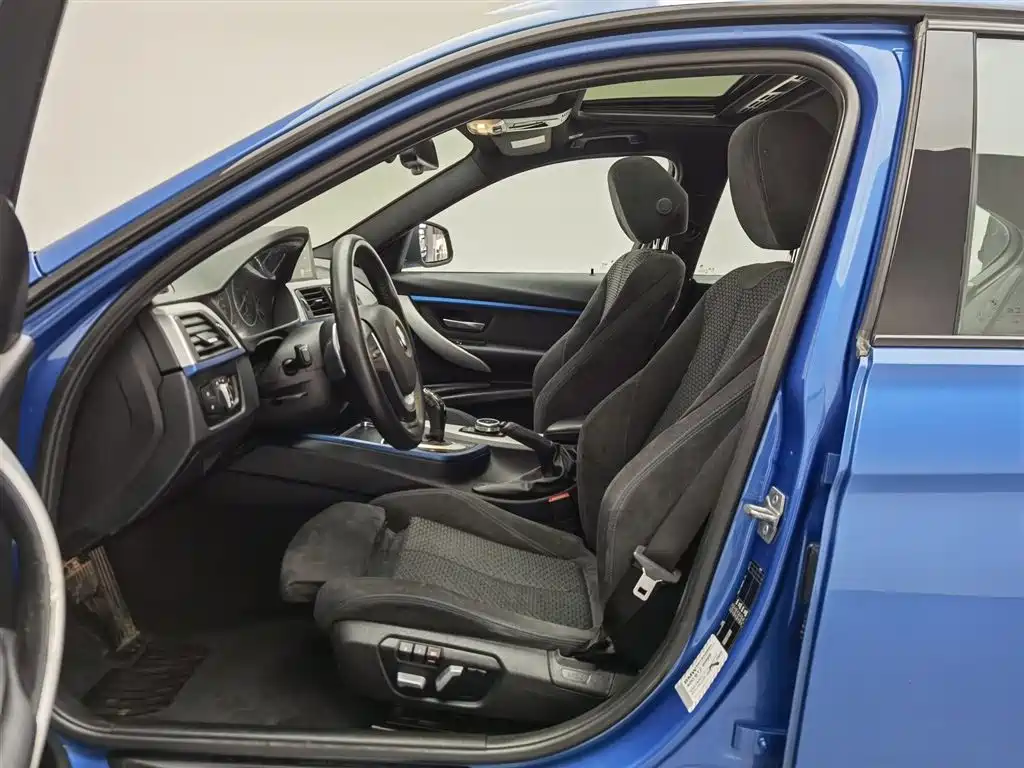 BMW 3 Series 2017 320i M Sport фото 10