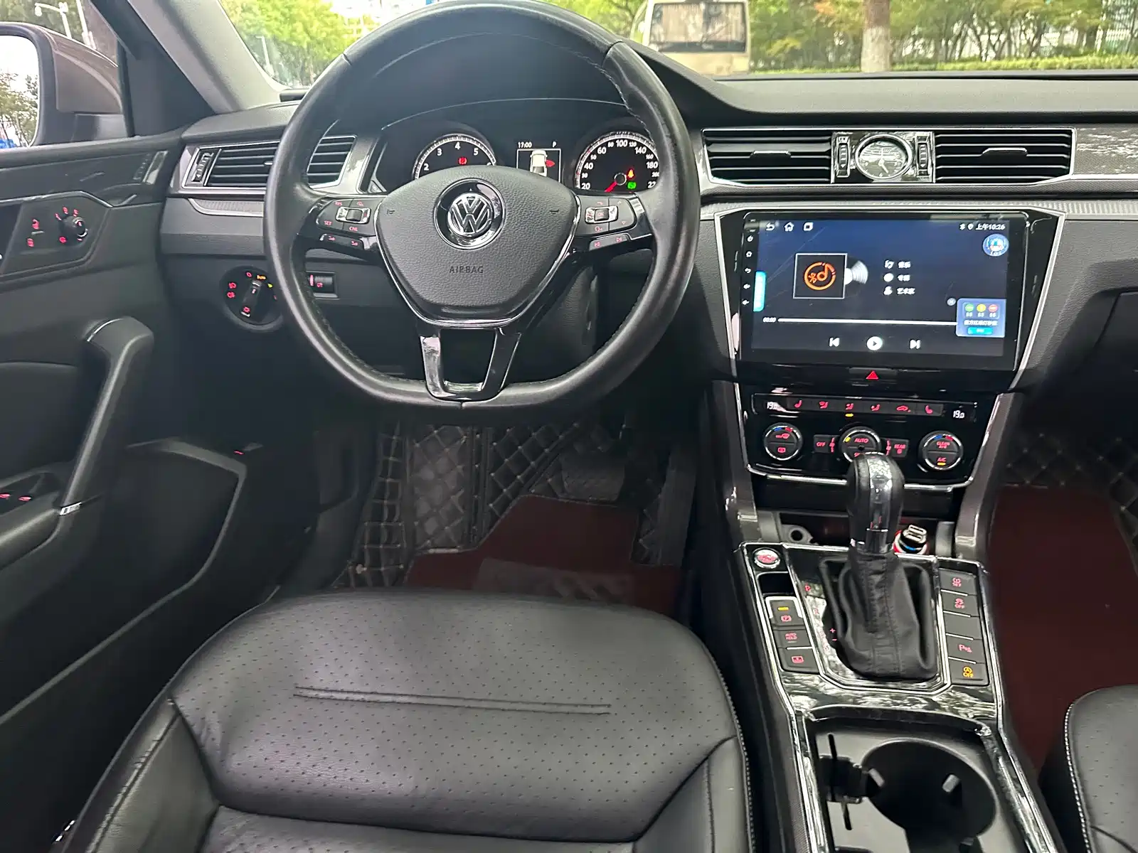 Фото 10 - Volkswagen Passat