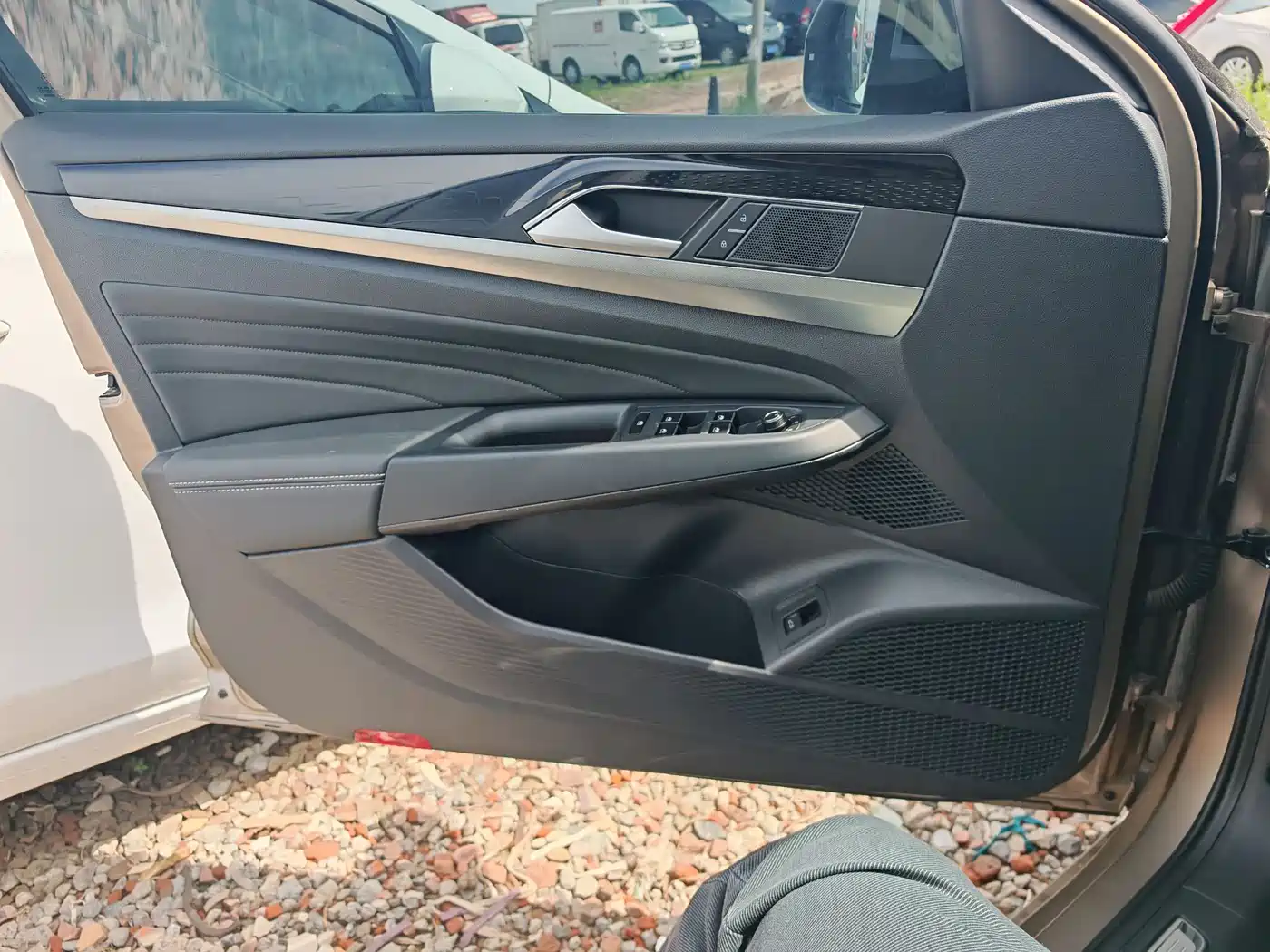Volkswagen Passat 2022 330TSI Luxury Edition фото 14